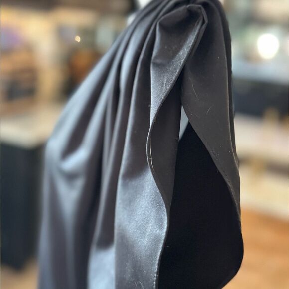 Go International Little Black Shift Dress. Size Medium - Picture 4 of 10